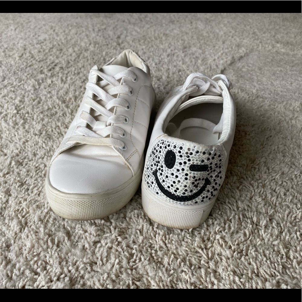 Steve Madden Smiley Sneakers